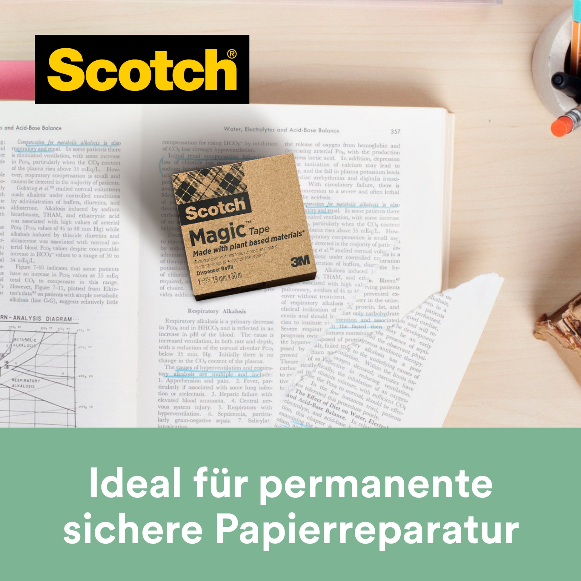 Eine Packung Scotch® Magic™ Klebeband (19 mm x 30 m, 1 Rolle) der 3M Deutschland GmbH liegt auf einem aufgeschlagenen Buch und hebt die dauerhafte und sichere Papierreparatur mit deutschem Text und Logo hervor; hergestellt mit 66% pflanzlichem Klebstoff.