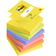 Ein Stapel Post-it® Z-Notizen in verschiedenen Neonfarben (gelb, pink, orange, blau, lila), jeweils 76x76 mm mit 100 Blatt pro Block und 6 Blöcken pro Packung. PEFC-zertifiziert (100%) von 3M Deutschland GmbH für nachhaltige Beschaffung.