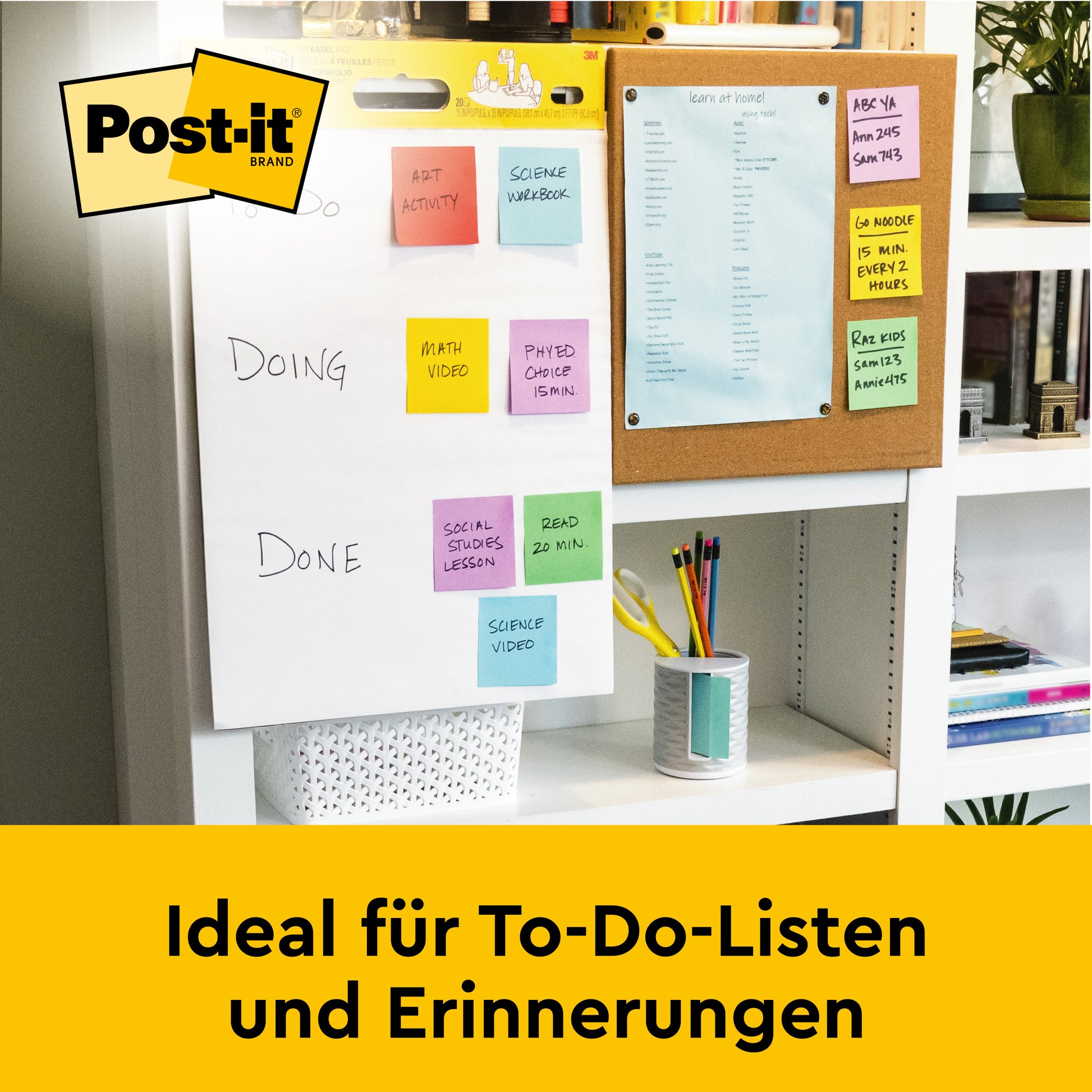 Ein Arbeitsbereich mit einem großen Post-it® Super Sticky selbsthaftendes Meeting Chart/Flipchart für Wand-Montage 559 (63,5 x 76,2 cm, 30 Blatt/Block), Blau-Clipboard, Schreibwaren und Bücher. Unten ein gelbes Banner: "Ideal für To-Do-Listen und Erinnerungen.