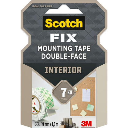 En förpackning Scotch-FIX™ Dubbelsidigt inomhusmonteringstejp från 3M Deutschland GmbH, bär upp till 7 kg, rullstorlek 19 mm x 1,5 m. Framsidan visar tejp, skrivbordsartiklar, en anslagstavla och 3M-logotypen.