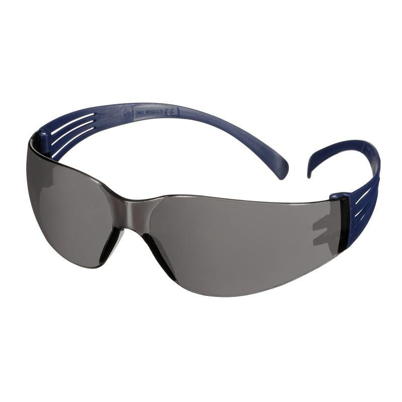 3M™ SecureFit™ 100 skyddsglasögon, blå skalmar, repor/anti-dimmbeläggning, grå lins, SF102AF-BLU-EU, 20 per förpackning | Förpackning (1 st)