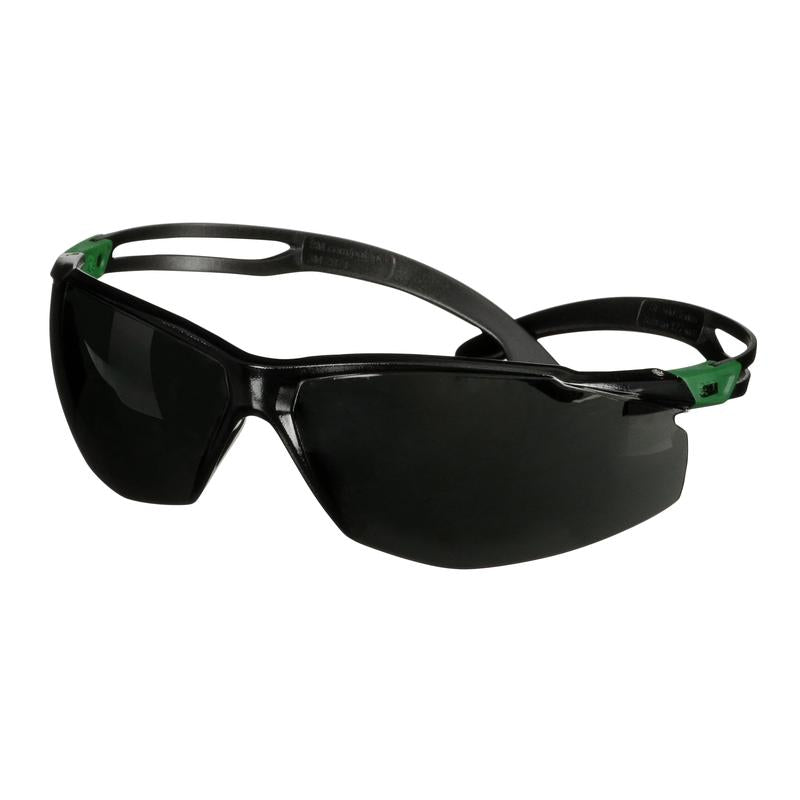 3M™ SecureFit™ 500 skyddsglasögon, gröna/svarta skalmar, anti-repbeläggning+ (K), grå linsskyddsnivå IR 5.0, SF550ASP-GRN-EU, 20 per förpackning | Förpackning (1 st)
